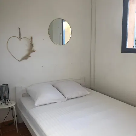 Vakantiehuis Mazet Avec Piscine Collective Le Lavandou