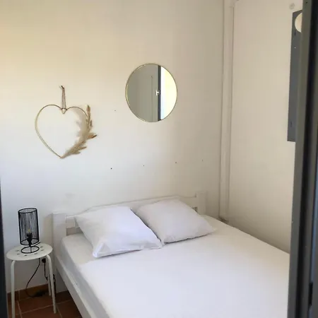 Holiday home Mazet Avec Piscine Collective Le Lavandou