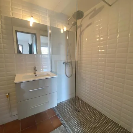 Mazet Avec Piscine Collective * Le Lavandou