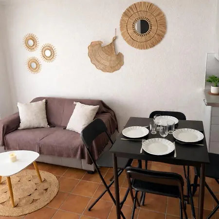 Mazet Avec Piscine Collective Nyaraló *