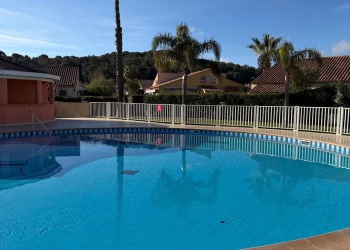 Nyaraló Mazet Avec Piscine Collective